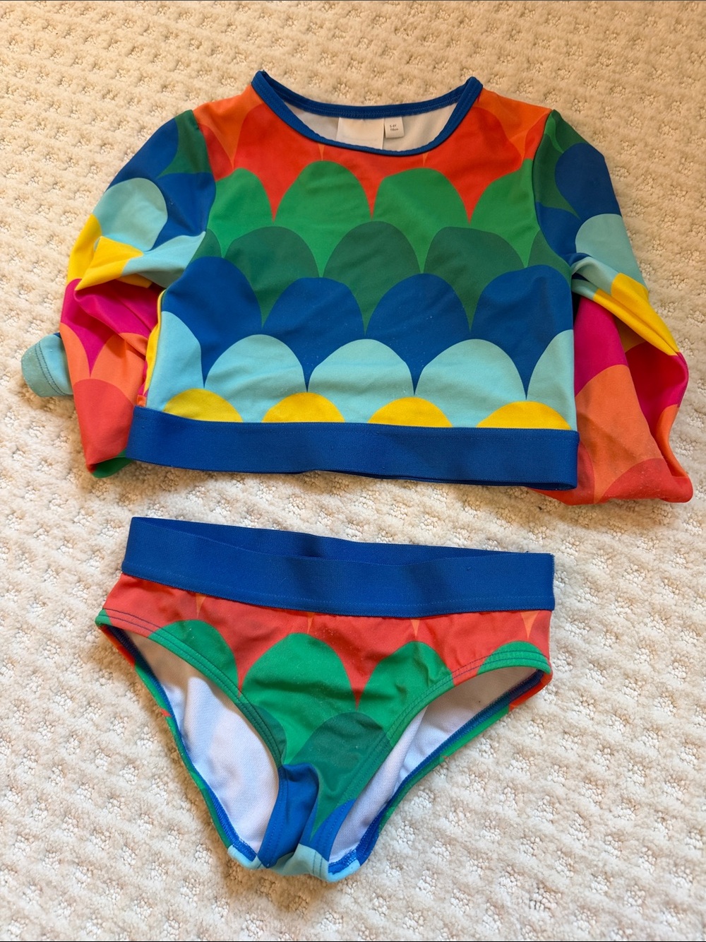 Kids Rainbow Scallop Rash Guard Set - Multicolor